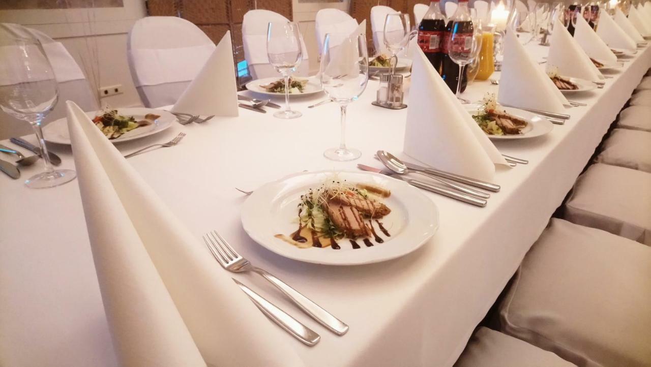 Hotel Milord Pułtusk Ngoại thất bức ảnh